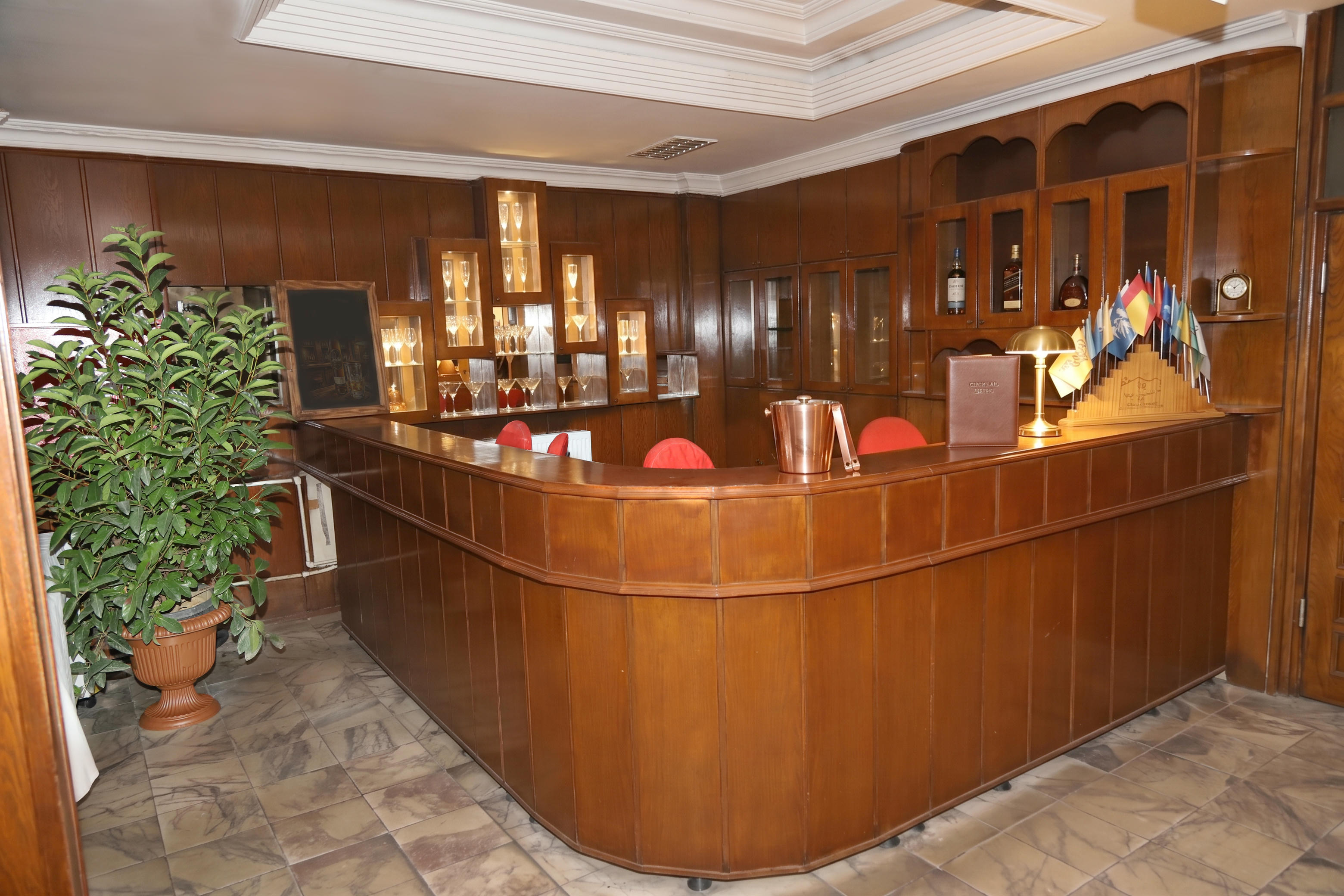 &Ccedil;ok Ama&ccedil;lı Salon Barımız